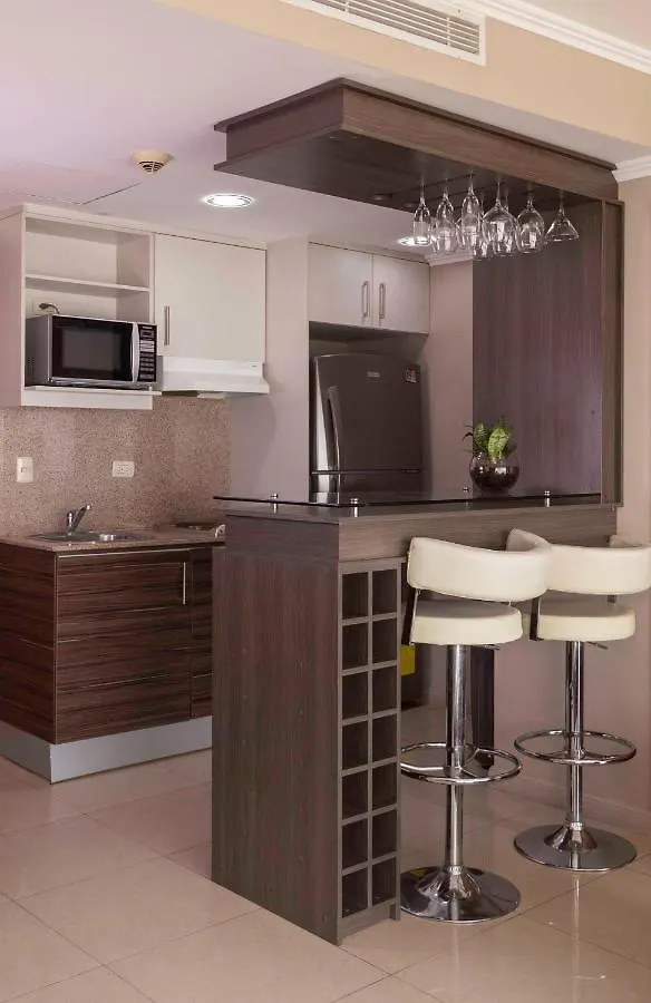 Daire Riverfront I 1, Piso 4, Suite Vista Al Rio, Puerto Santa Ana, Guayaquil