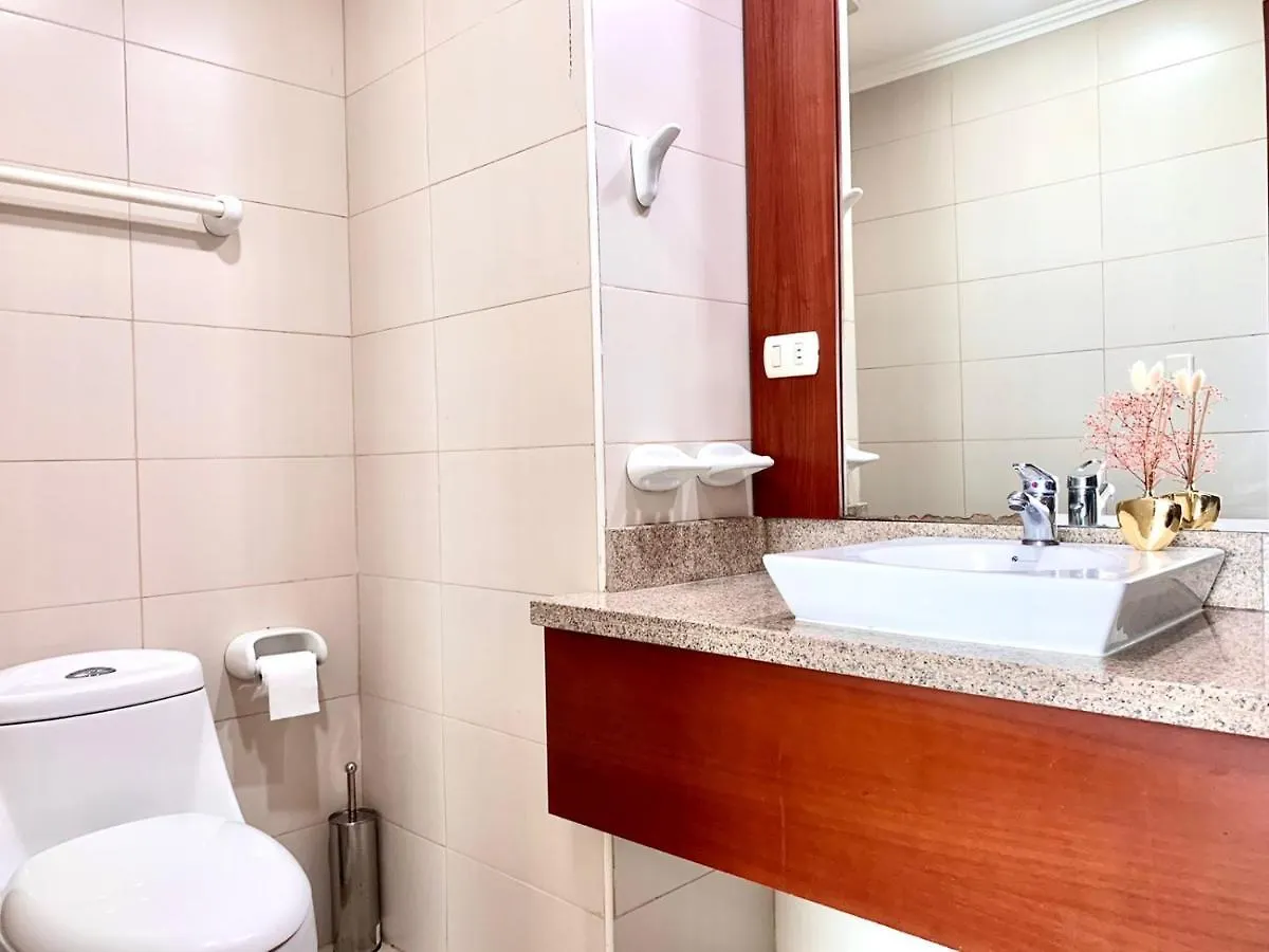 Riverfront I 1, Piso 4, Suite Vista Al Rio, Puerto Santa Ana, Guayaquil 0*,