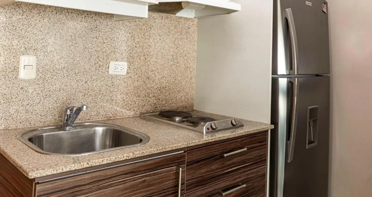 Riverfront I 1, Piso 4, Suite Vista Al Rio, Puerto Santa Ana, Guayaquil Daire
